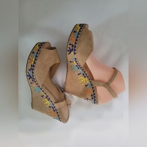 New Charles Albert High Wedge Sandals  Embroidered Ankle Strap 9.5